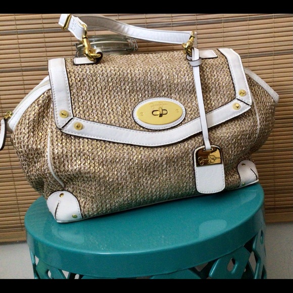 Jessica Simpson Handbags - Jessica Simpson GREAT GIFT!! adjustable strap for comfort.